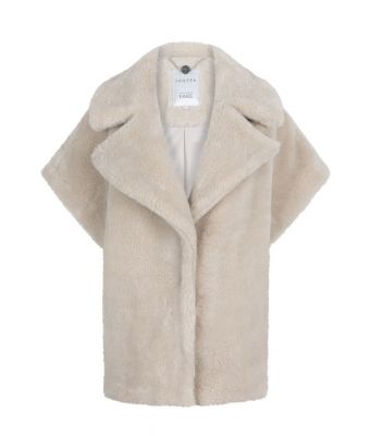 Dante_6_Cheedo_faux_fur_waistcoat_Beige